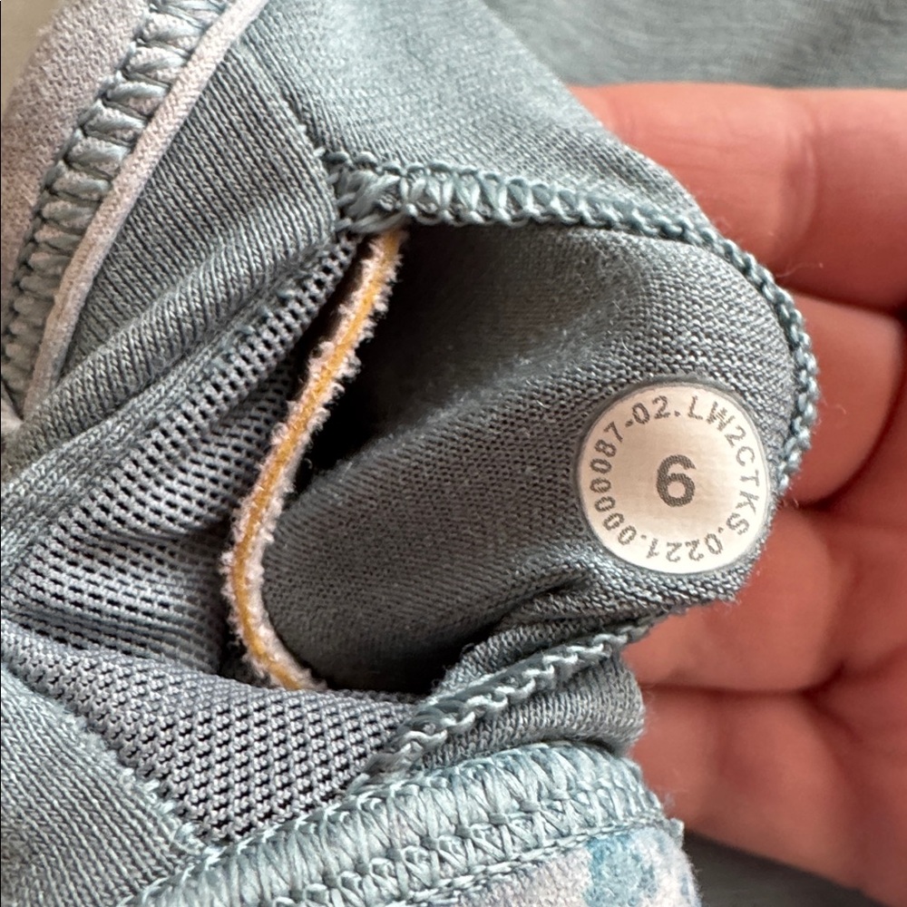 Lululemon Light Support Nulu Yoga Bra *A/B Cups In Kaleidofloral Multi - Picture 4 of 4